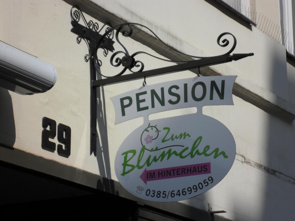 Pension Zum Blumchen Schwerin  Exterior photo