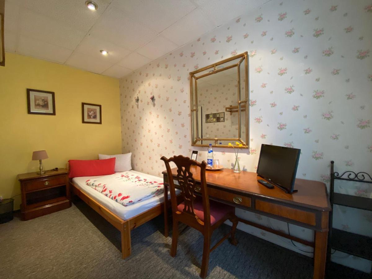 Pension Zum Blumchen Schwerin  Exterior photo